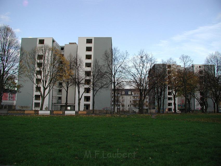 Abriss Hochaus Koeln Vingst 23.JPG